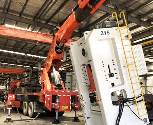 竹根滩镇附近随车吊出租，轻松解决运输难题