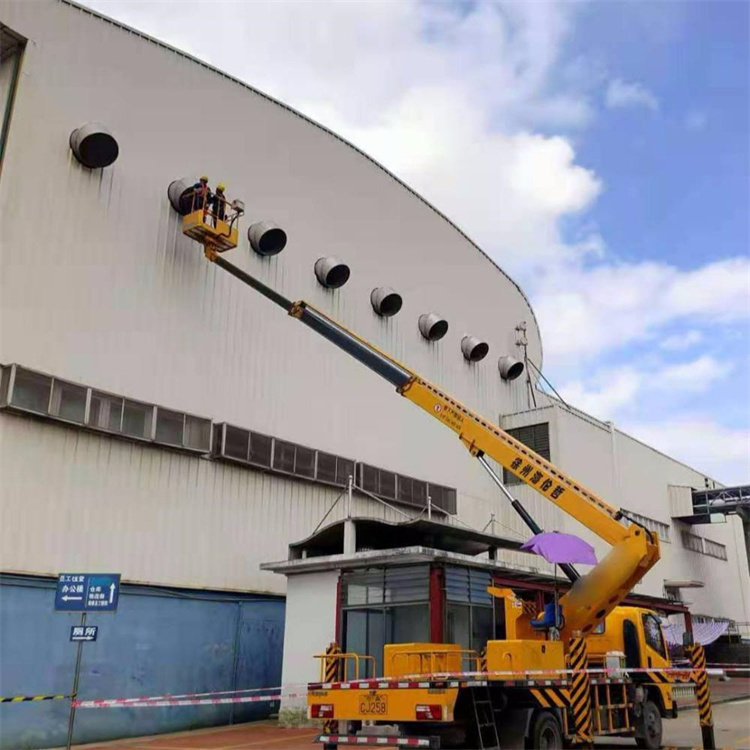 竹根滩镇高空作业车出租服务：专业广告牌安装解决方案