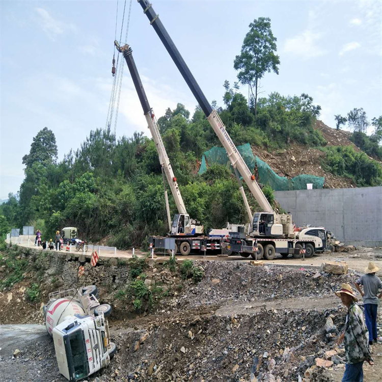 竹根滩镇汽车掉沟里叫吊车救援要多少钱